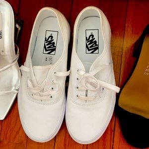 Women’s white vans sneakers size 7